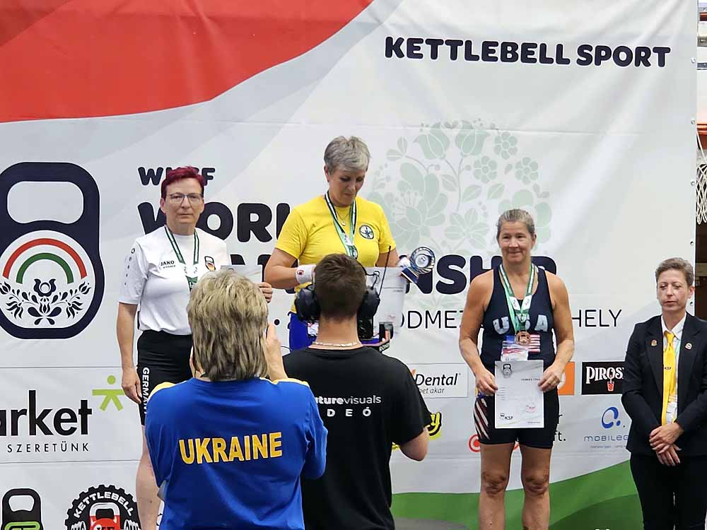 Siegerehrung Kettlbellsport WM Ungarn Damen 55-64
1. Ukraine, 2. Germany 3. USA
